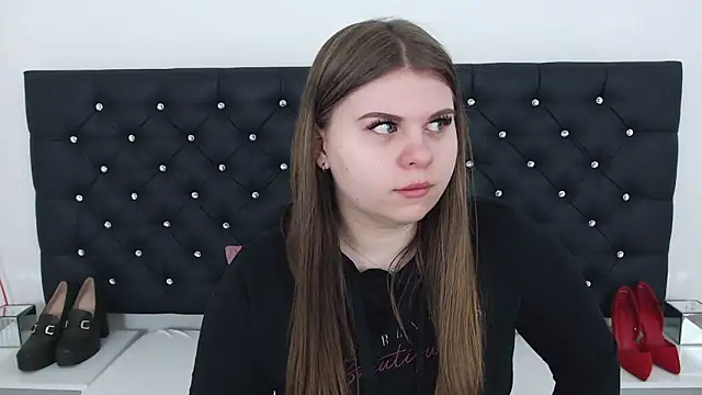 Snapshot of AbbyPleasure chatting on February 18, 9:21 am AbbyPleasure online show from February 18, 9:21 am