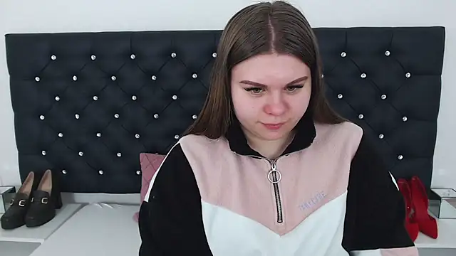 Snapshot of AbbyPleasure chatting on February 19, 9:50 am AbbyPleasure online show from February 19, 9:50 am