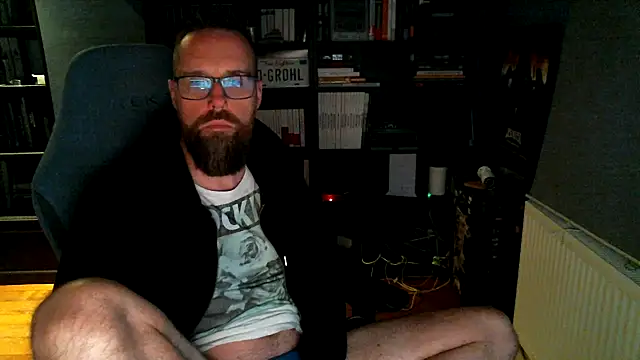 Snapshot of MeSteff chatting on June 5, 9:42 pm MeSteff online show from June 5, 9:42 pm