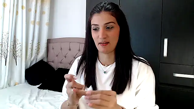 Snapshot of ZajiraShane chatting on March 19, 3:30 am ZajiraShane online show from March 19, 3:30 am