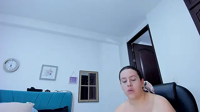 Snapshot of kamila_lopez chatting on May 25, 9:54 pm kamila lopez online show from May 25, 9:54 pm