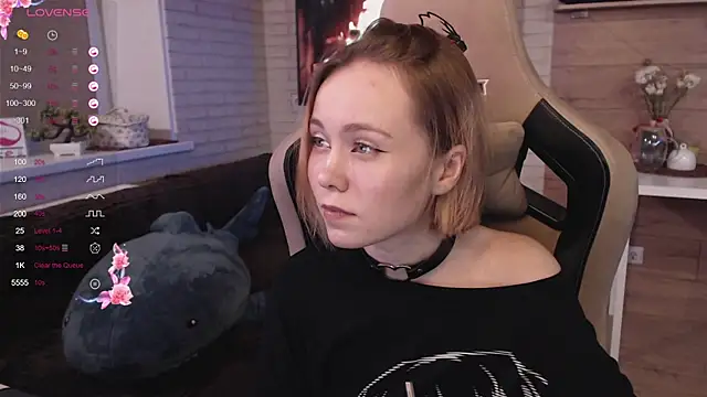 Snapshot of lucy_mirror chatting on September 9, 8:30 pm lucy mirror online show from September 9, 8:30 pm