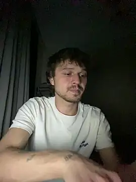 oguuxum online show from March 23, 9:52 pm