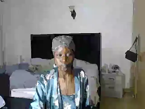 Snapshot of thicky_anncy chatting on June 4, 10:38 pm thicky anncy online show from June 4, 10:38 pm