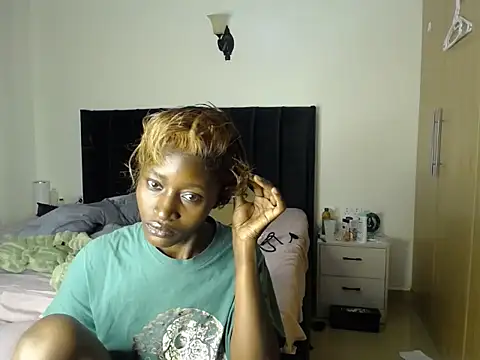 Snapshot of thicky_anncy chatting on June 15, 11:07 pm thicky anncy online show from June 15, 11:07 pm