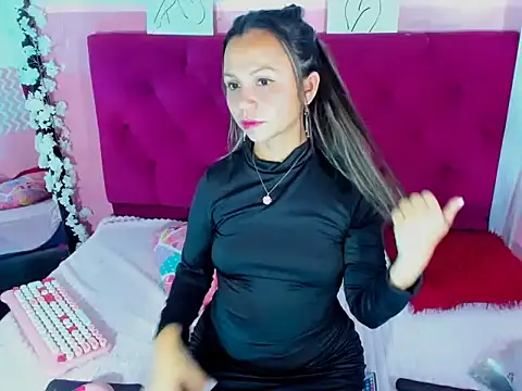 candysmitxxx online show from March 14, 8:28 pm