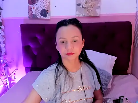 Snapshot of candysmitxxx chatting on June 30, 12:33 am candysmitxxx online show from June 30, 12:33 am