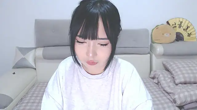 Snapshot of your_angela chatting on September 24, 8:17 am your angela online show from September 24, 8:17 am