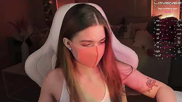 Snapshot of Frau_Lina chatting on December 6, 3:33 pm Frau Lina online show from December 6, 3:33 pm