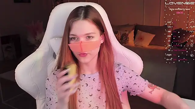 Snapshot of Frau_Lina chatting on February 2, 7:14 pm Frau Lina online show from February 2, 7:14 pm