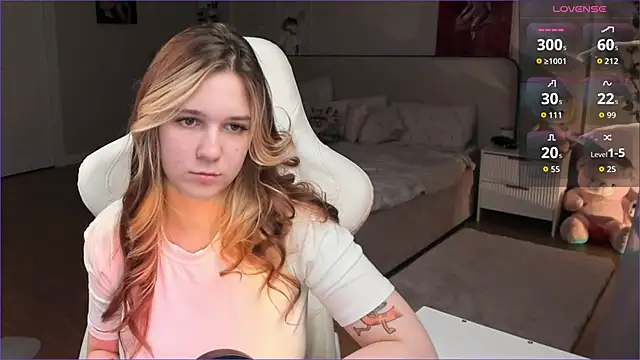 Snapshot of Frau_Lina chatting on May 20, 6:03 pm Frau Lina online show from May 20, 6:03 pm