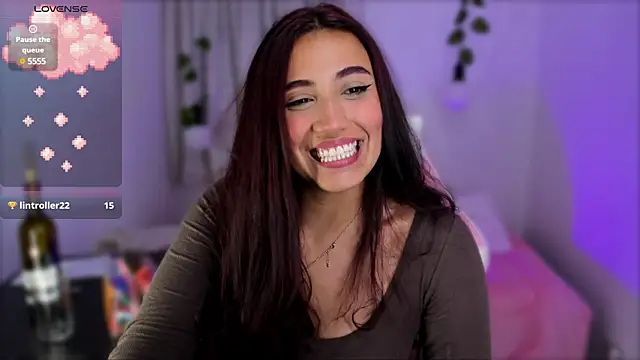 Snapshot of veronicaxx69 chatting on December 31, 5:33 am veronicaxx69 online show from December 31, 5:33 am