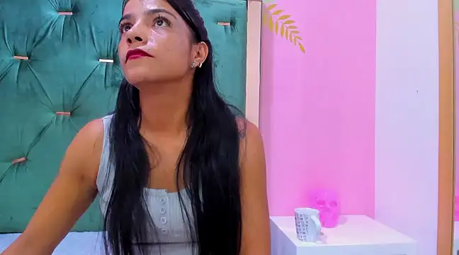 Snapshot of Hellen__4master chatting on February 1, 3:18 pm Hellen 4master online show from February 1, 3:18 pm