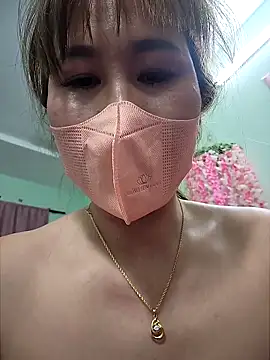 Snapshot of zizi_public chatting on February 18, 2:59 am zizi public online show from February 18, 2:59 am