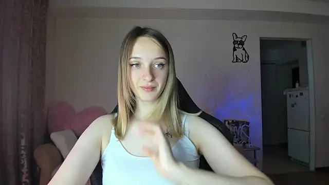 Snapshot of RouseReed chatting on June 17, 5:21 am RouseReed online show from June 17, 5:21 am
