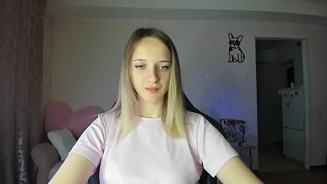 Snapshot of RouseReed chatting on June 18, 5:08 am RouseReed online show from June 18, 5:08 am