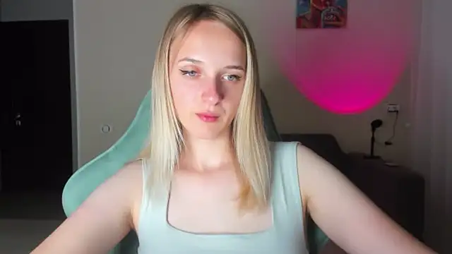 Snapshot of RouseReed chatting on July 12, 7:05 pm RouseReed online show from July 12, 7:05 pm