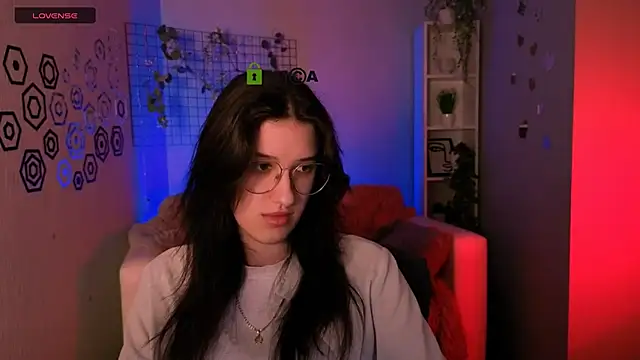 scarlet mooore online show from April 4, 8:17 pm