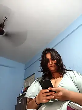 Snapshot of HottyOlly chatting on October 6, 12:46 pm HottyOlly online show from October 6, 12:46 pm