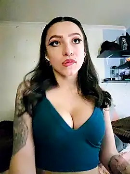 Snapshot of Paudelatorre chatting on April 23, 10:23 pm Paudelatorre online show from April 23, 10:23 pm