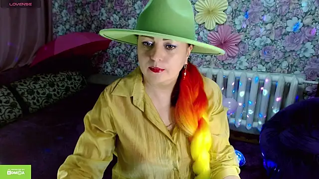 Julia-ru online show from April 4, 9:01 pm