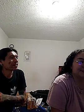 Snapshot of camilo28casas chatting on March 9, 6:17 am camilo28casas online show from March 9, 6:17 am