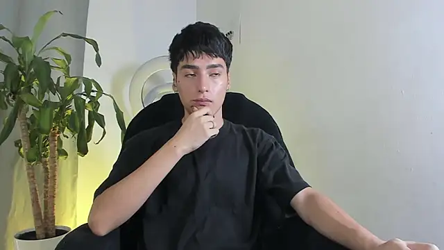 sebas rose online show from December 17, 1:39 pm