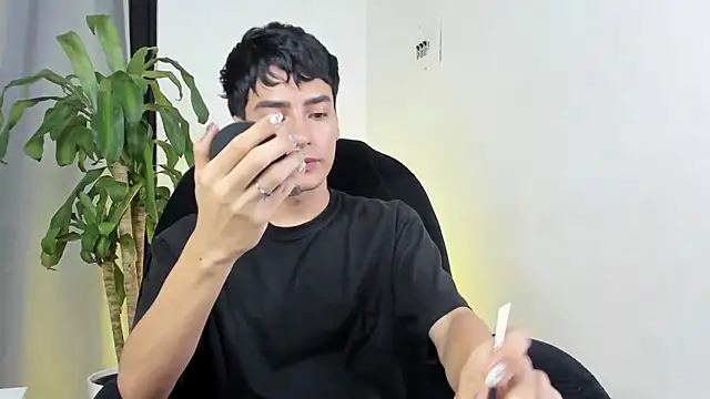 sebas rose online show from December 19, 1:07 pm