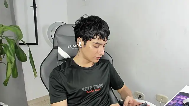 sebas rose online show from January 19, 3:16 pm