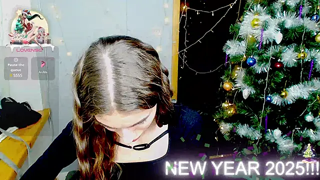 Snapshot of EmmyGreans chatting on December 30, 3:46 pm EmmyGreans online show from December 30, 3:46 pm