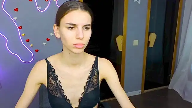 Snapshot of EmmyGreans chatting on February 13, 12:43 pm EmmyGreans online show from February 13, 12:43 pm