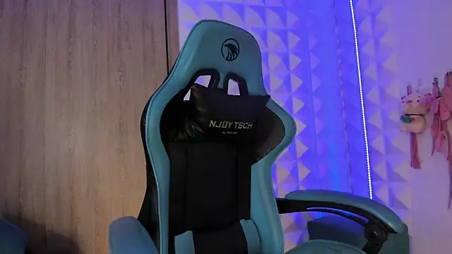 Snapshot of Jendralevis chatting on November 4, 8:08 pm Jendralevis online show from November 4, 8:08 pm