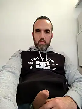 leon3875 online show from September 30, 3:28 pm