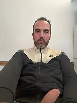 leon3875 online show from February 25, 3:32 pm