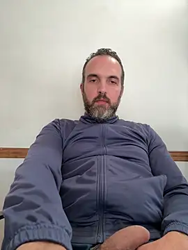 Snapshot of leon3875 chatting on May 15, 3:30 pm leon3875 online show from May 15, 3:30 pm