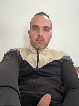 Snapshot of leon3875 chatting on May 19, 3:40 pm leon3875 online show from May 19, 3:40 pm