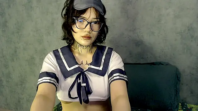 Snapshot of LizzieLight chatting on December 14, 3:40 am LizzieLight online show from December 14, 3:40 am