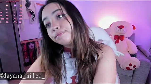 Snapshot of _dayana_miler chatting on May 25, 5:08 pm dayana miler online show from May 25, 5:08 pm