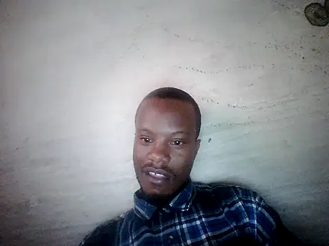 Snapshot of CedRickBakana chatting on March 3, 8:20 am CedRickBakana online show from March 3, 8:20 am
