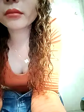 Snapshot of Ana_love2000 chatting on February 15, 2:37 am Ana love2000 online show from February 15, 2:37 am