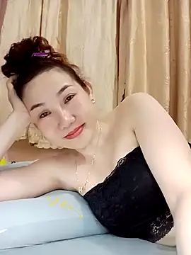 Snapshot of Ana_love2000 chatting on February 15, 5:28 pm Ana love2000 online show from February 15, 5:28 pm