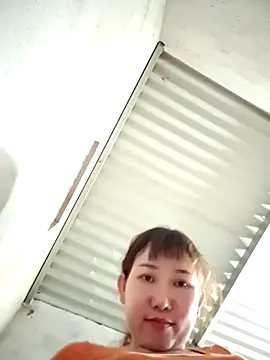 Snapshot of Ana_love2000 chatting on February 20, 8:39 am Ana love2000 online show from February 20, 8:39 am