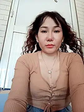 Snapshot of Ana_love2000 chatting on March 2, 5:23 am Ana love2000 online show from March 2, 5:23 am