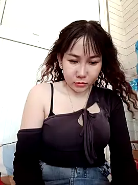 Snapshot of Ana_love2000 chatting on March 3, 2:04 am Ana love2000 online show from March 3, 2:04 am