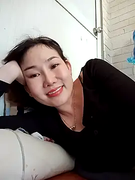 Snapshot of Ana_love2000 chatting on March 15, 8:37 am Ana love2000 online show from March 15, 8:37 am