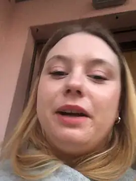 Snapshot of chloetarducci chatting on March 2, 5:14 pm chloetarducci online show from March 2, 5:14 pm