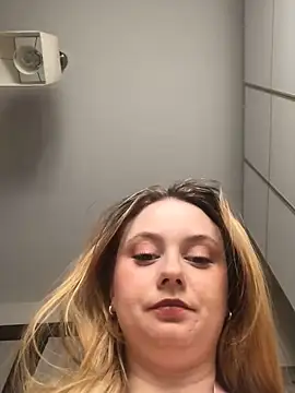 Snapshot of chloetarducci chatting on March 6, 7:10 pm chloetarducci online show from March 6, 7:10 pm