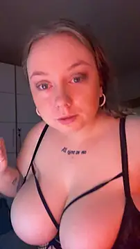 Snapshot of chloetarducci chatting on February 8, 7:39 pm chloetarducci online show from February 8, 7:39 pm