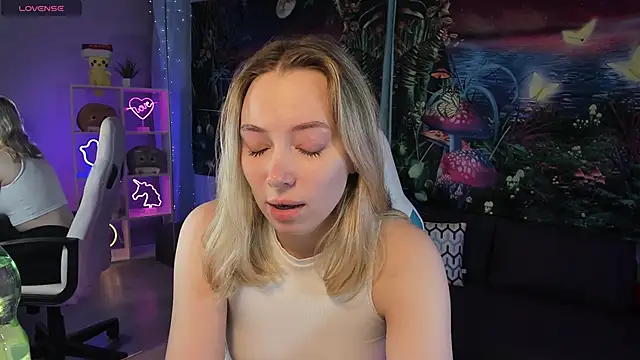 TiffanyBatson online show from February 17, 7:58 am