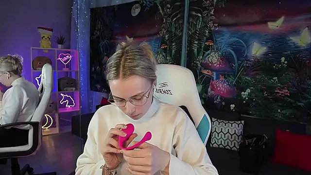 TiffanyBatson online show from March 18, 7:30 am